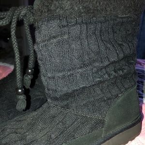 Skechers Australia Sweater Boots